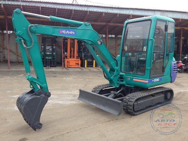 Авито спецтехника. Мини-экскаватор Kubota k-030. Kubota k007 экскаватор. Мини экскаватор Кубота 022. Миниэкскаватор Кубота копает.