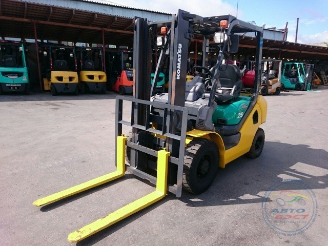 KOMATSU FG25T-16