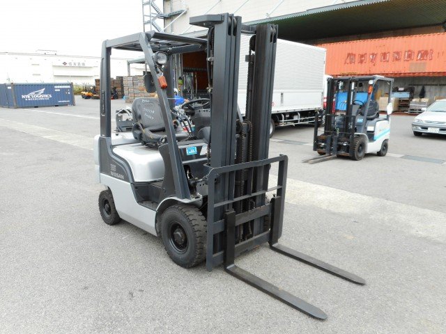 NISSAN L01A15W