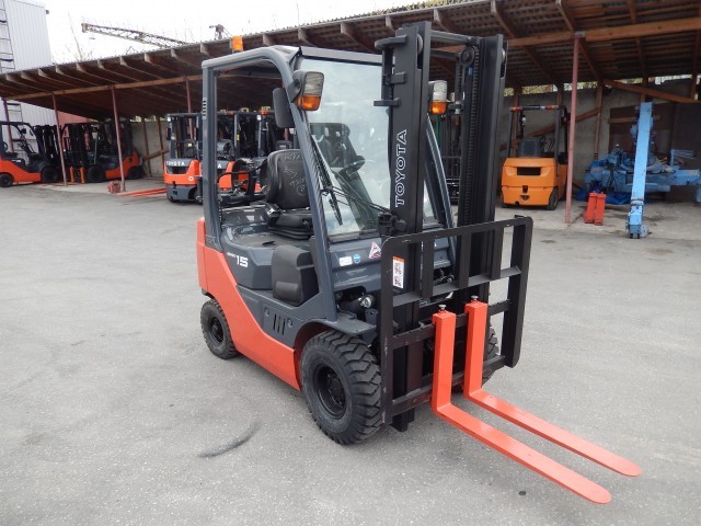 TOYOTA 02-8FG15