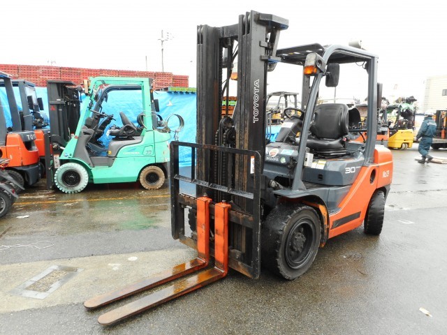 TOYOTA 02-8FG30