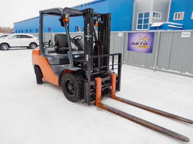TOYOTA 02-8FG30