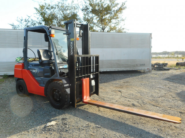 TOYOTA 02-8FG30
